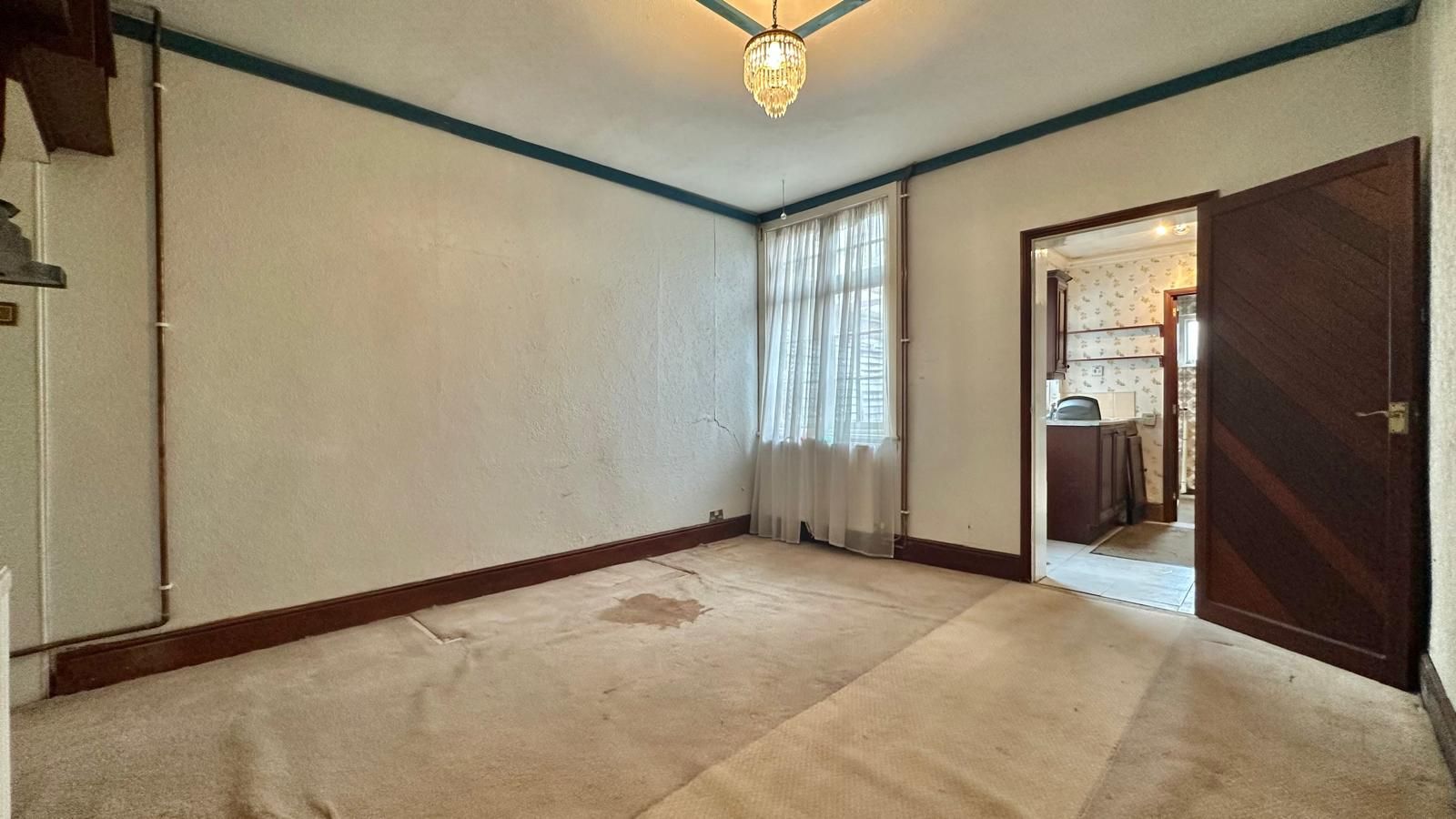 3 bedroom mid terraced house For Sale in Coventry - Photograph 4.