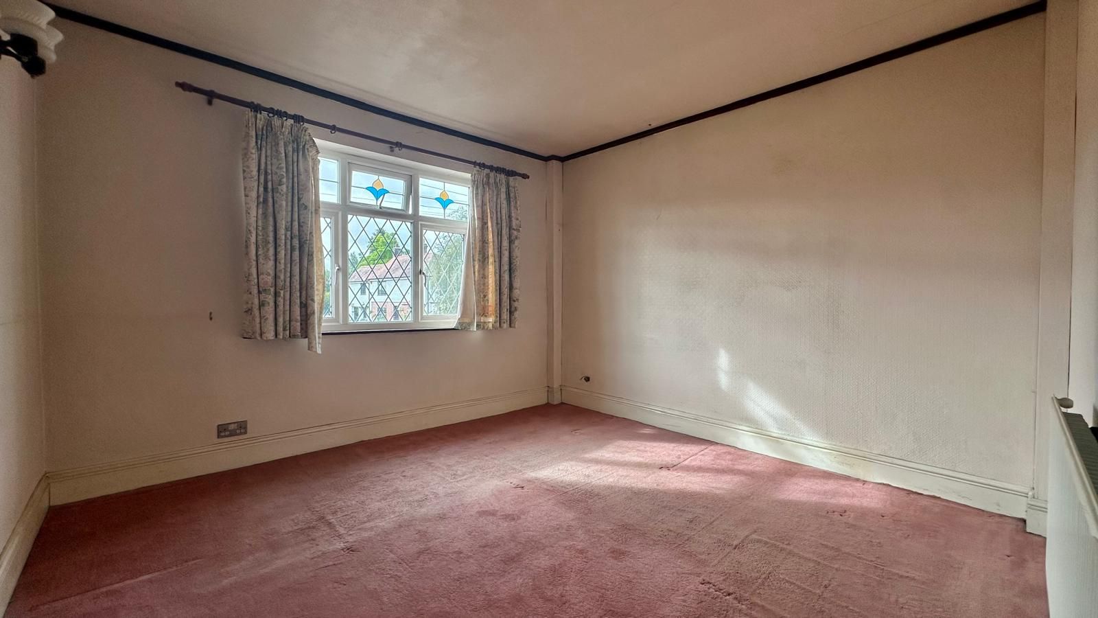 3 bedroom mid terraced house For Sale in Coventry - Photograph 9.