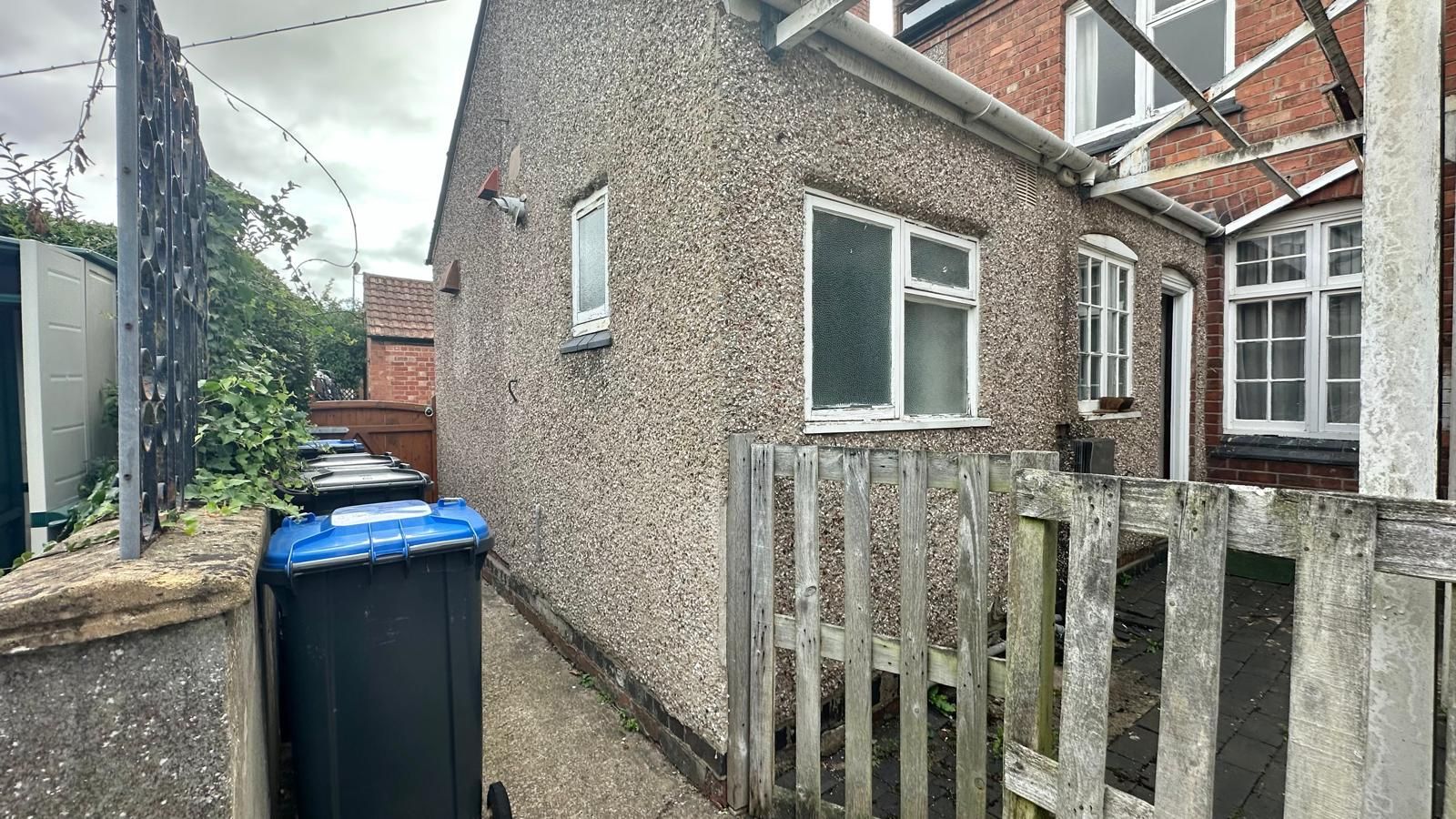 3 bedroom mid terraced house For Sale in Coventry - Photograph 22.