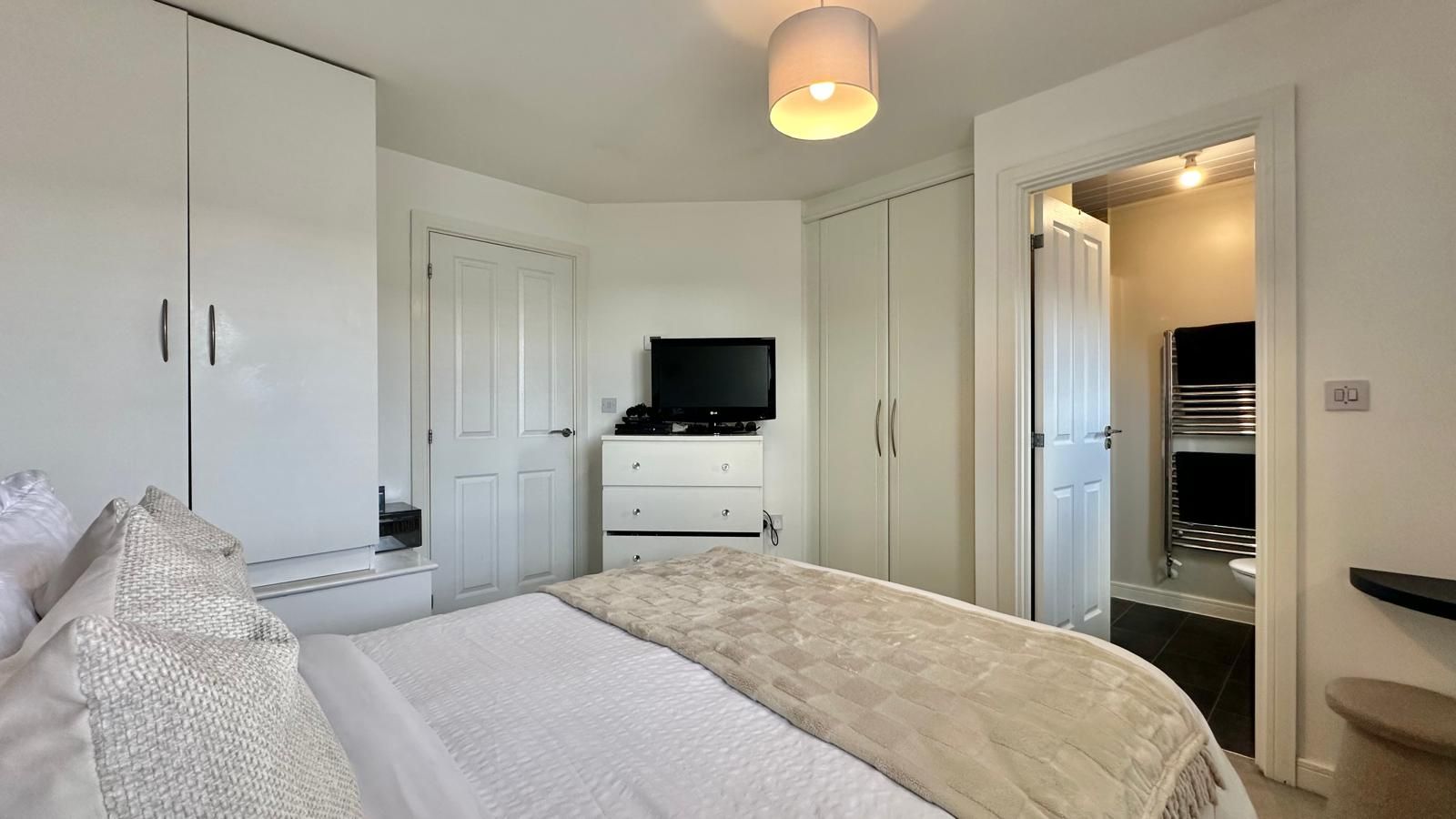 3 bedroom mid terraced house For Sale in Coventry - Photograph 11.