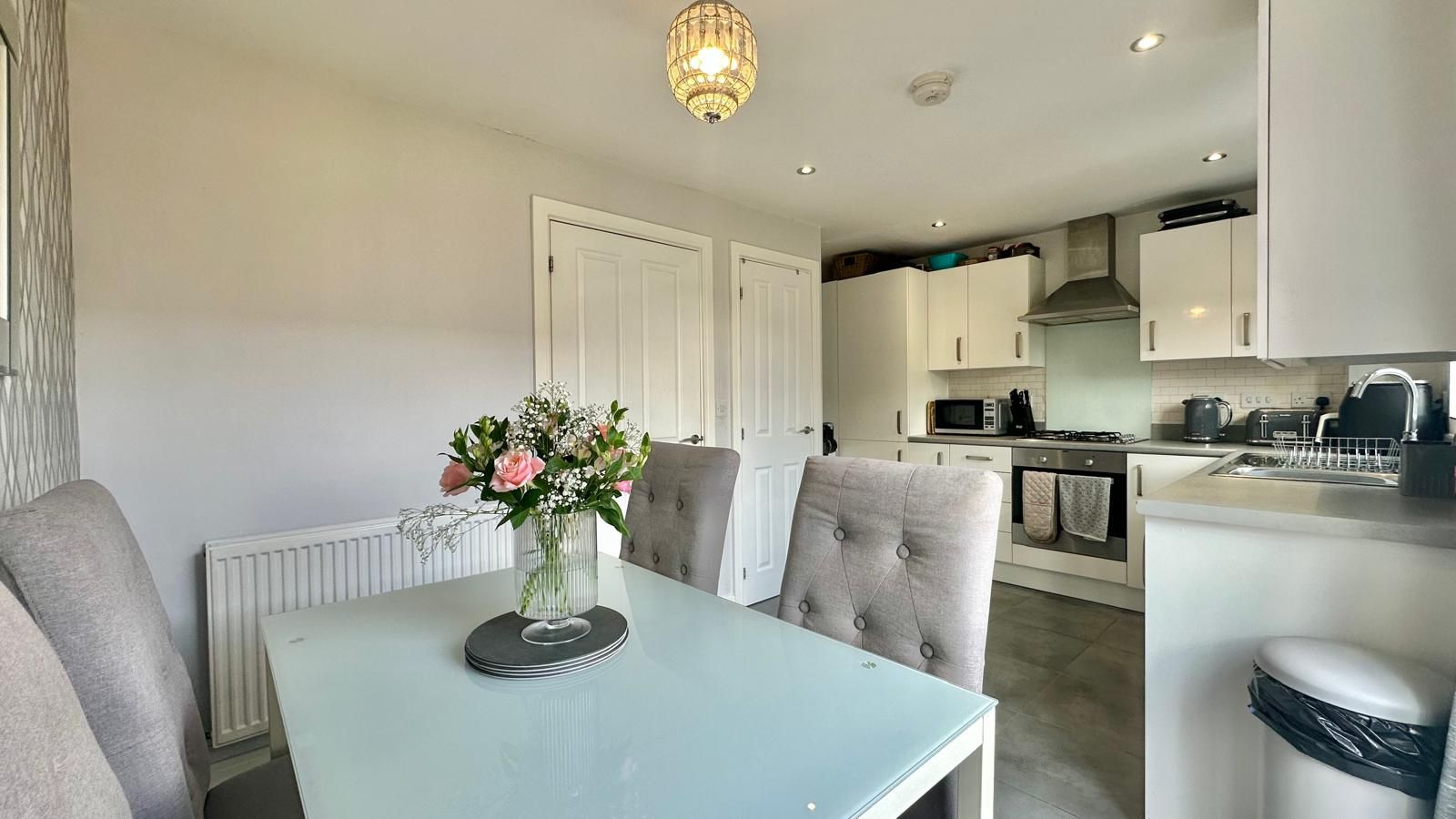 3 bedroom mid terraced house For Sale in Coventry - Photograph 3.