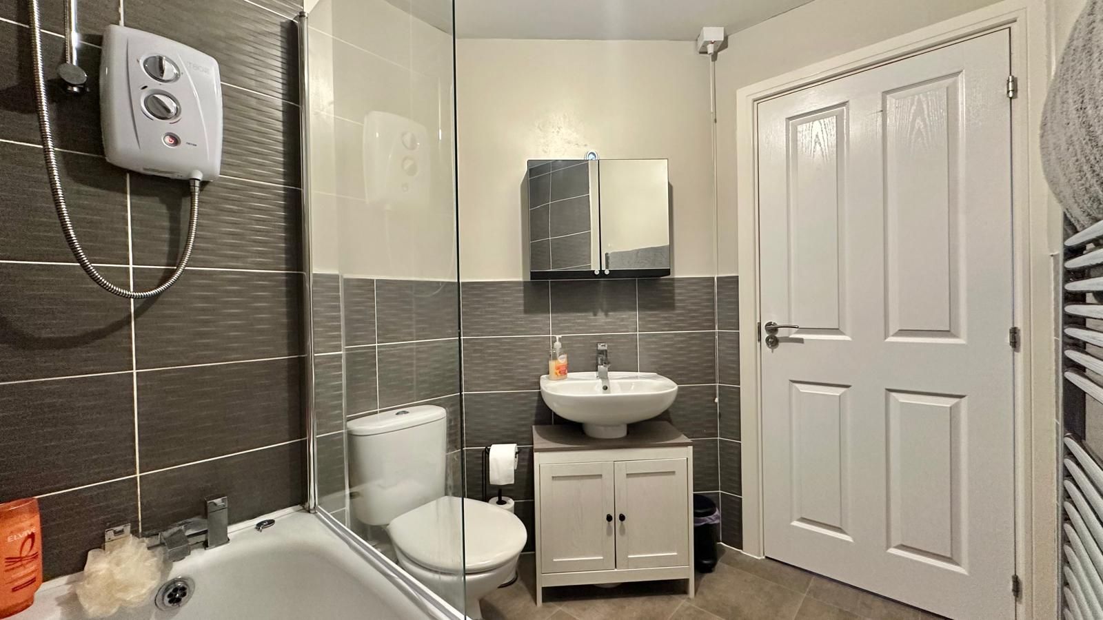 3 bedroom mid terraced house For Sale in Coventry - Photograph 18.