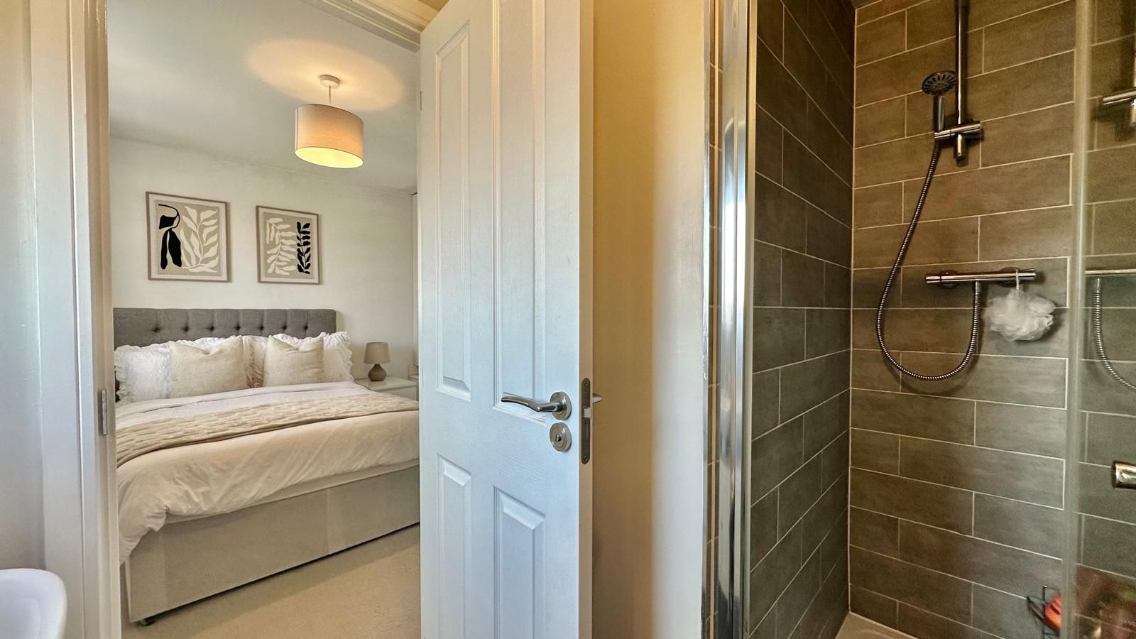 3 bedroom mid terraced house For Sale in Coventry - Photograph 13.