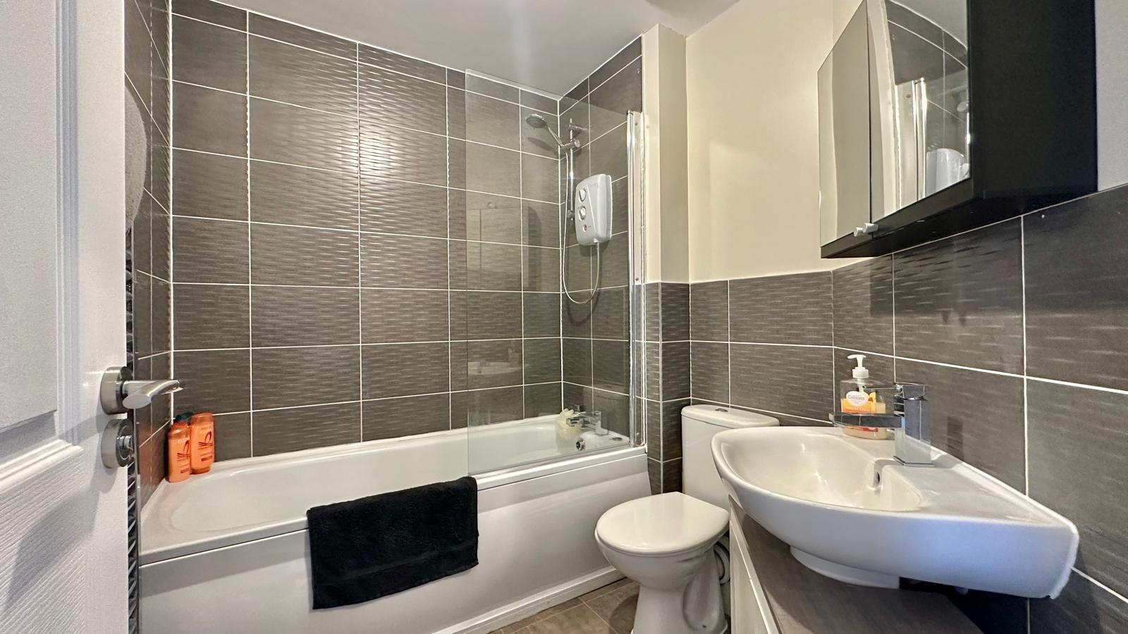 3 bedroom mid terraced house For Sale in Coventry - Photograph 17.