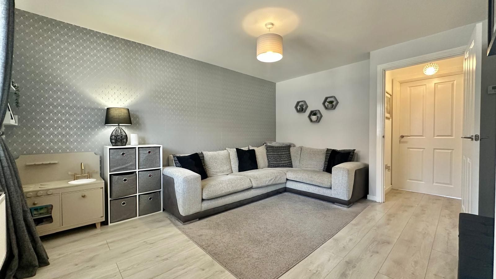 3 bedroom mid terraced house For Sale in Coventry - Photograph 5.
