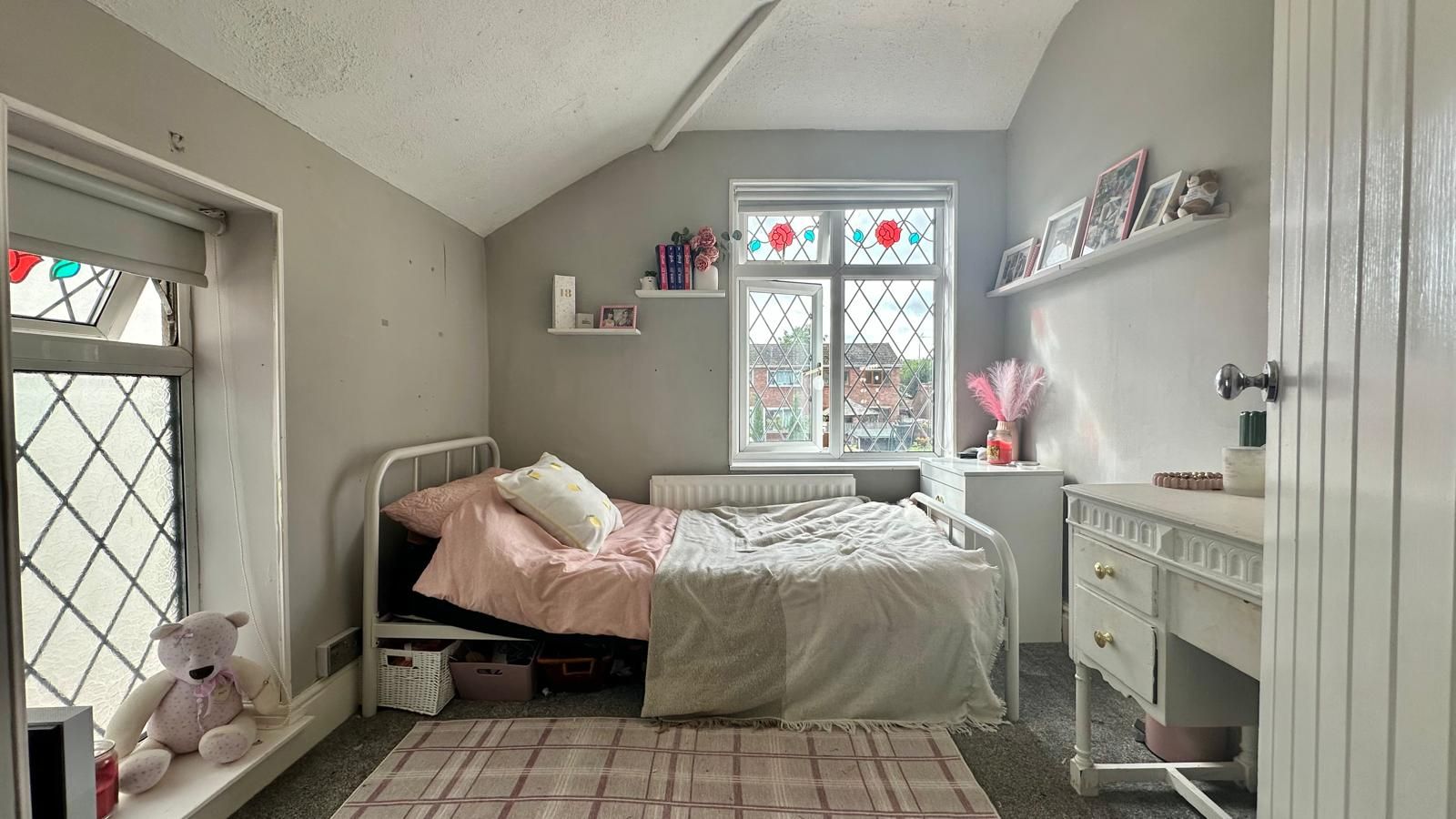 3 bedroom semi-detached house For Sale in Coventry - Photograph 16.