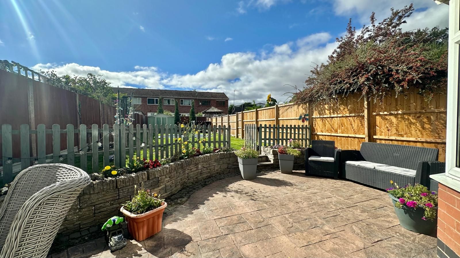 3 bedroom semi-detached house For Sale in Coventry - Photograph 22.