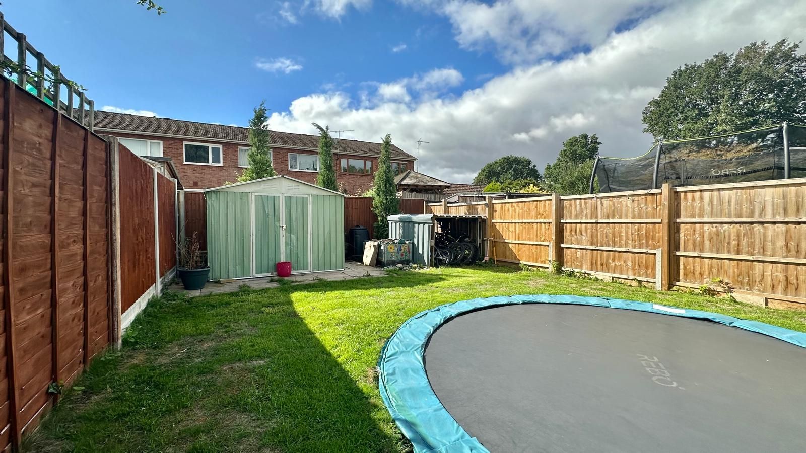 3 bedroom semi-detached house For Sale in Coventry - Photograph 25.