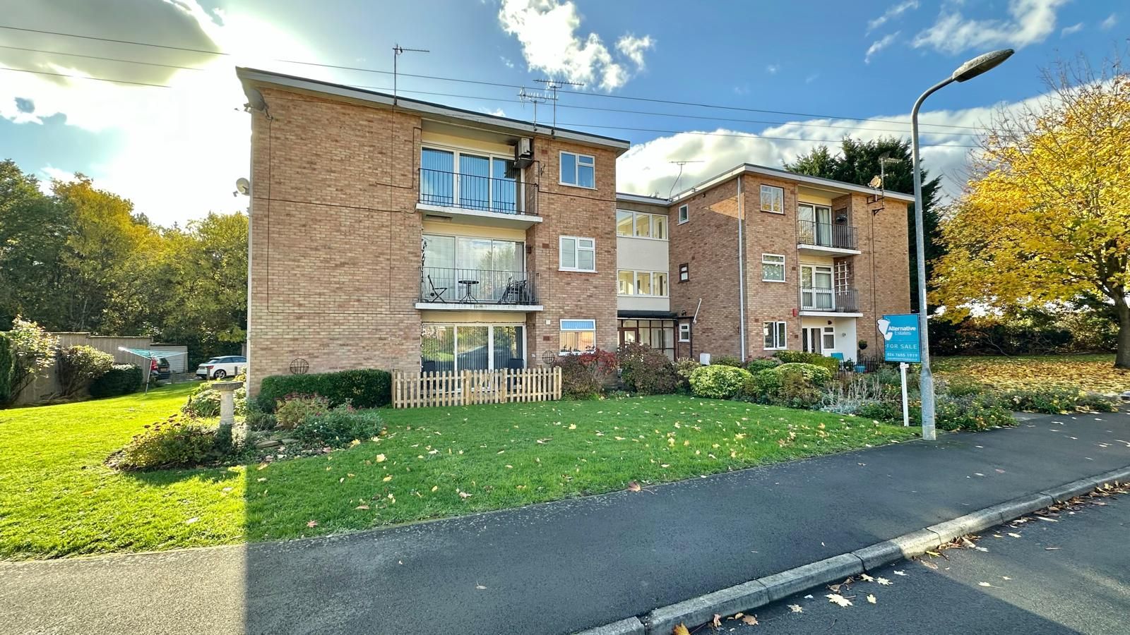 2 bedroom apartment flat/apartment, Binley Woods