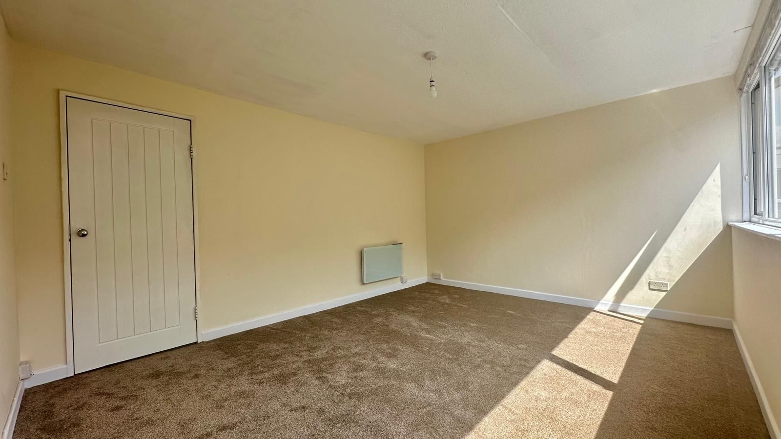 2 bedroom apartment flat/apartment To Let in Coventry - Photograph 3.