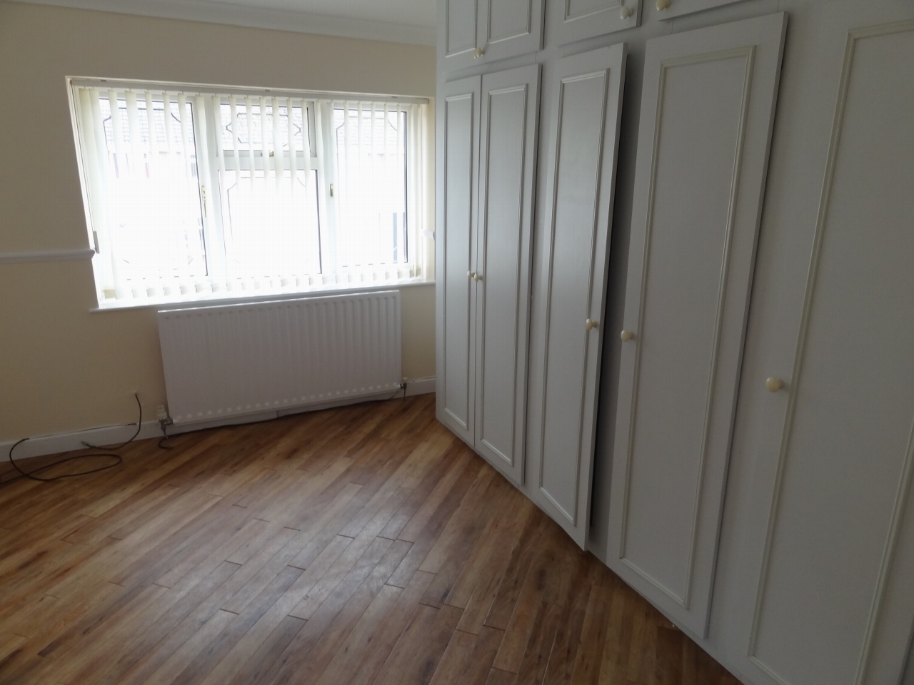 3 bedroom semi-detached house Let in Bedworth - Photograph 6.
