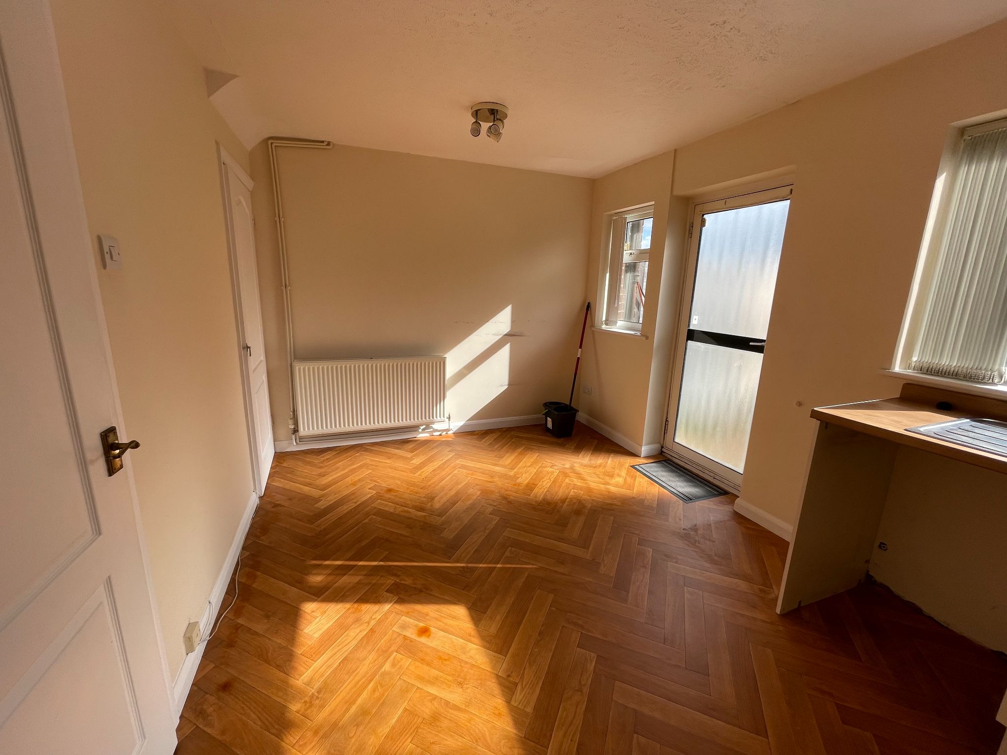 2 bedroom mid terraced house Let in Coventry - Photograph 4.