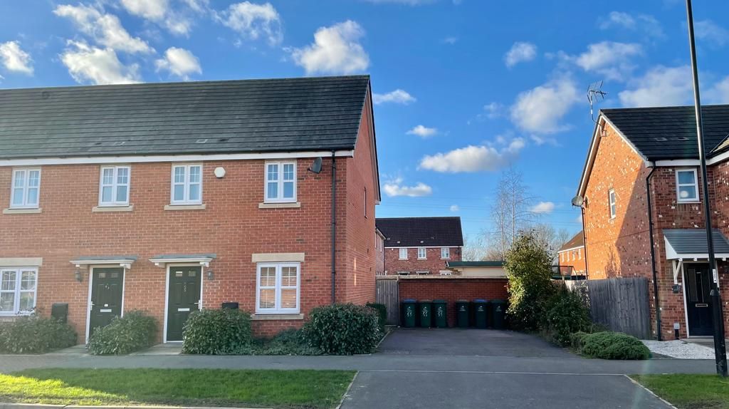 3 bedroom end terraced house Sold in Coventry - Photograph 1.