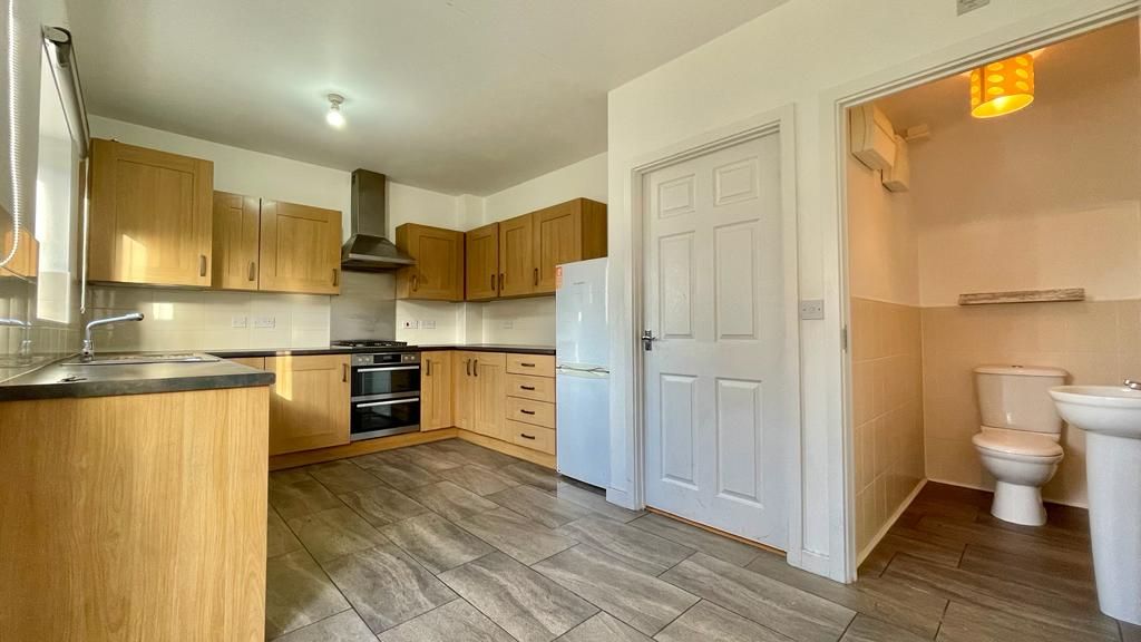 3 bedroom end terraced house Sold in Coventry - Photograph 4.