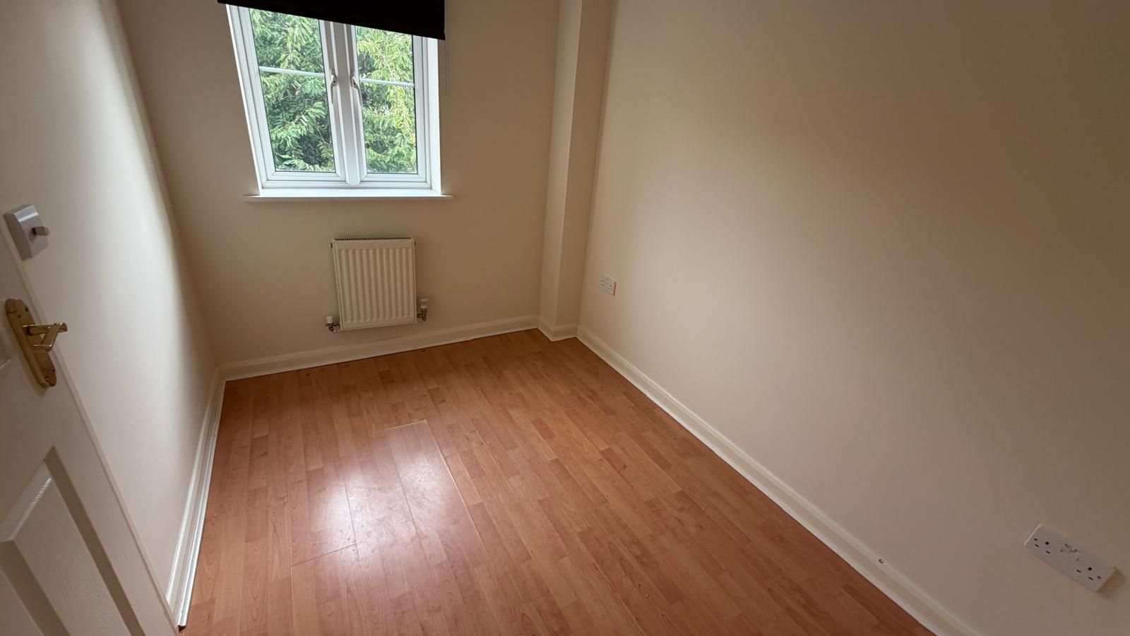 3 bedroom mid terraced house Let Agreed in Rugby - Photograph 8.