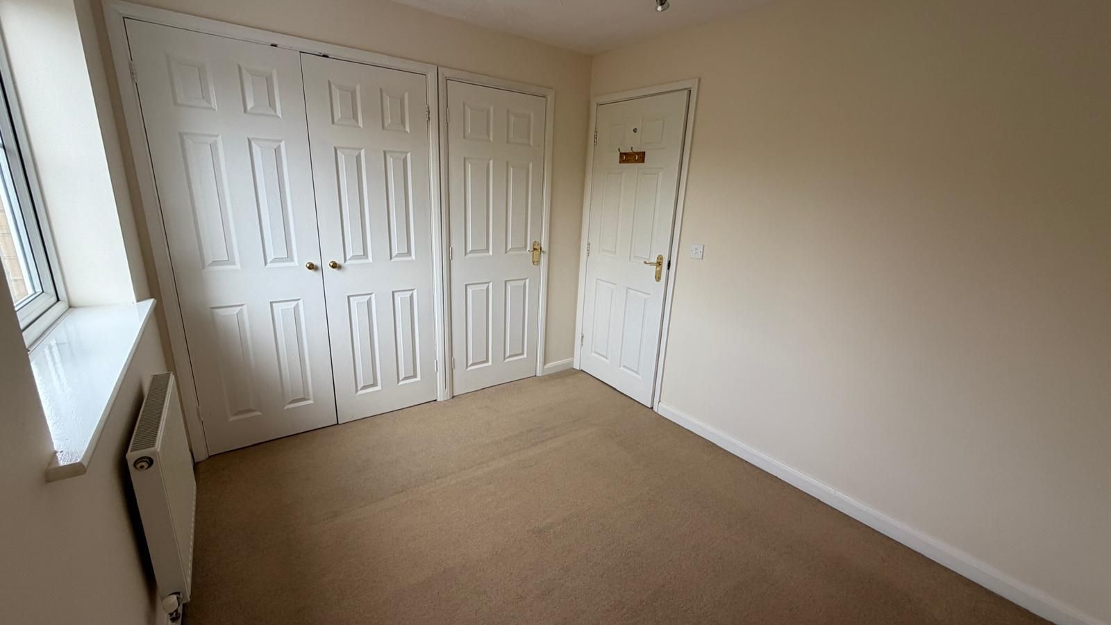 3 bedroom mid terraced house Let Agreed in Rugby - Photograph 6.