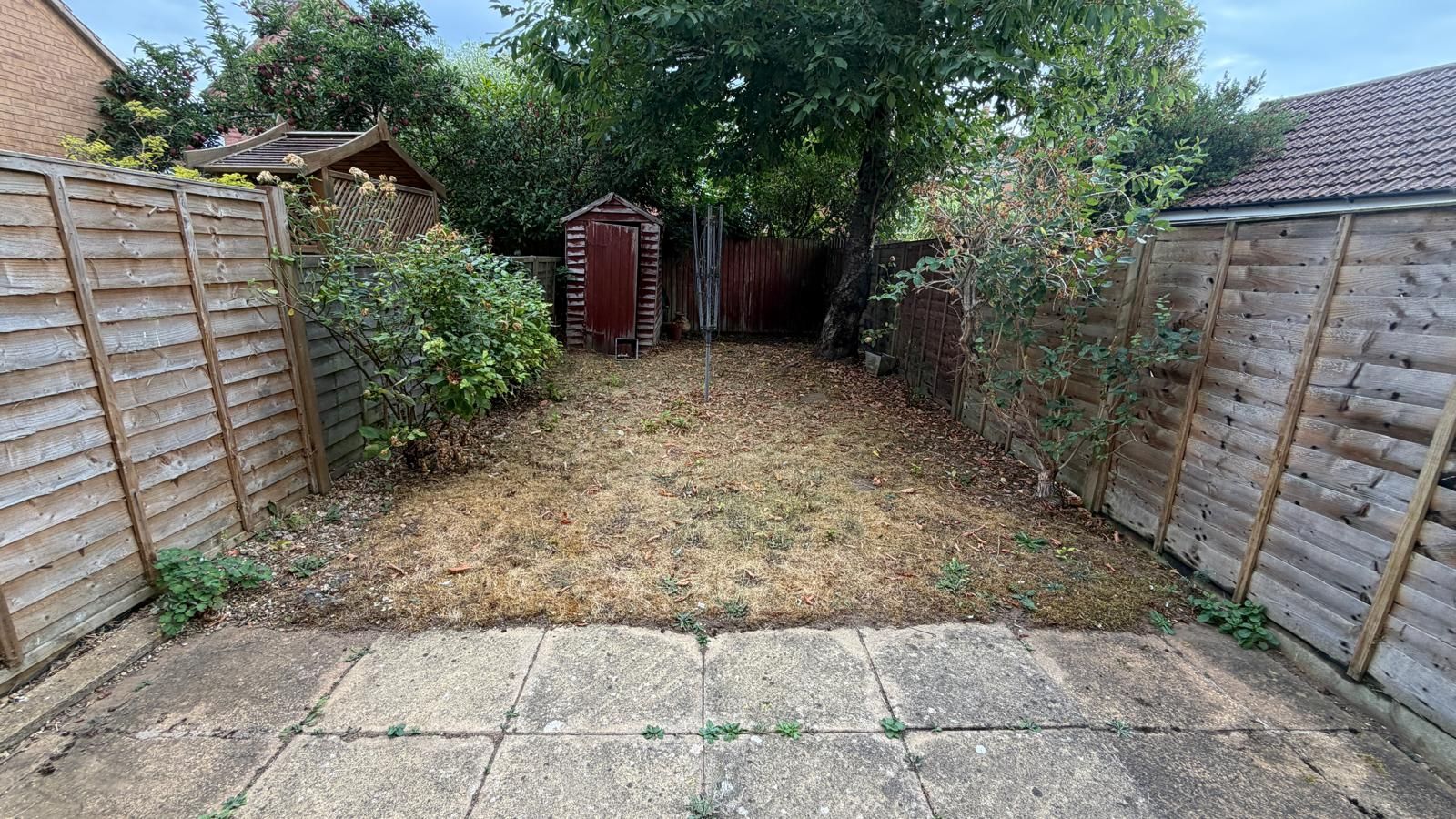 3 bedroom mid terraced house Let Agreed in Rugby - Photograph 16.