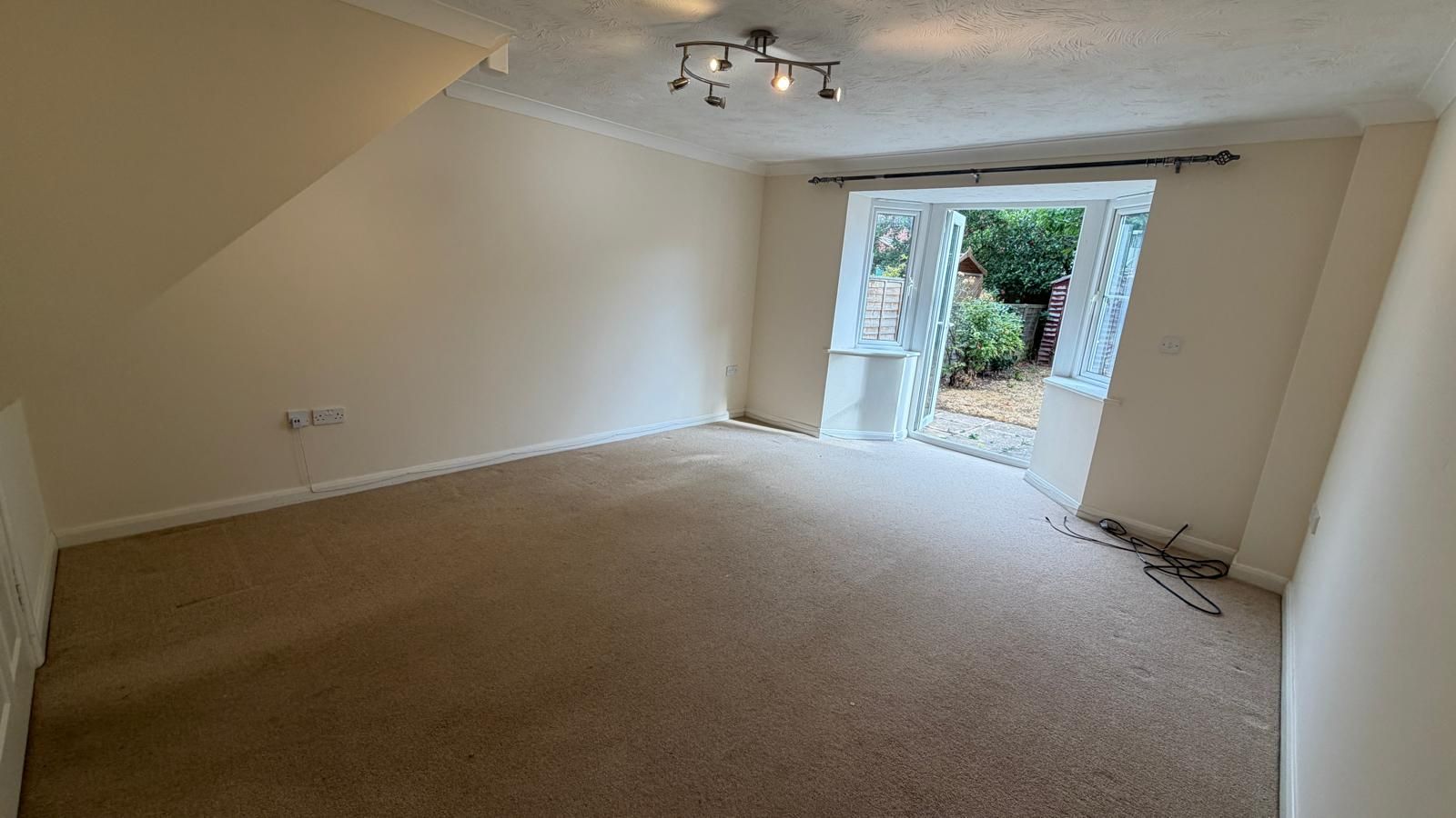 3 bedroom mid terraced house Let Agreed in Rugby - Photograph 4.
