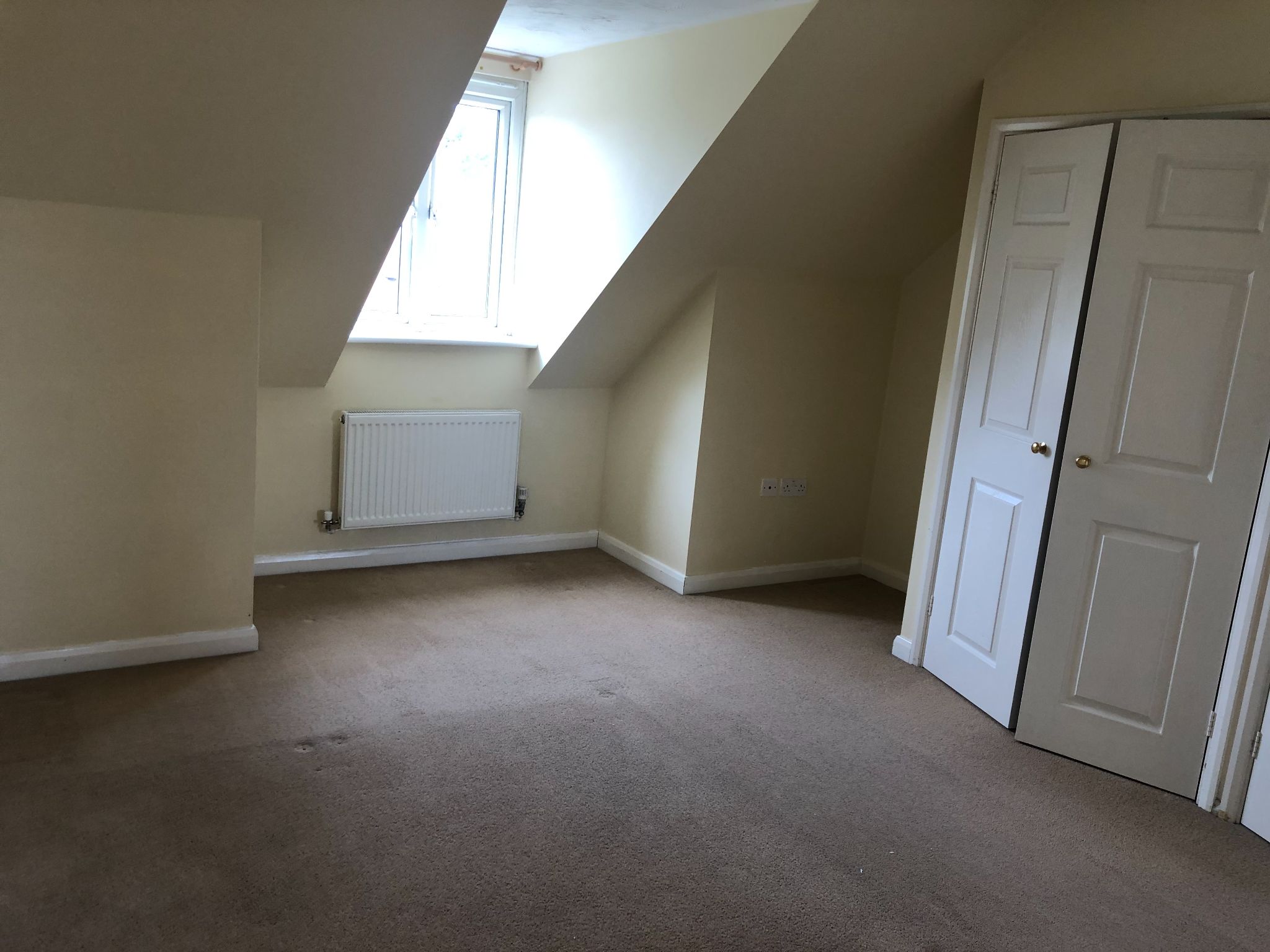 3 bedroom mid terraced house To Let in Rugby - Photograph 10.