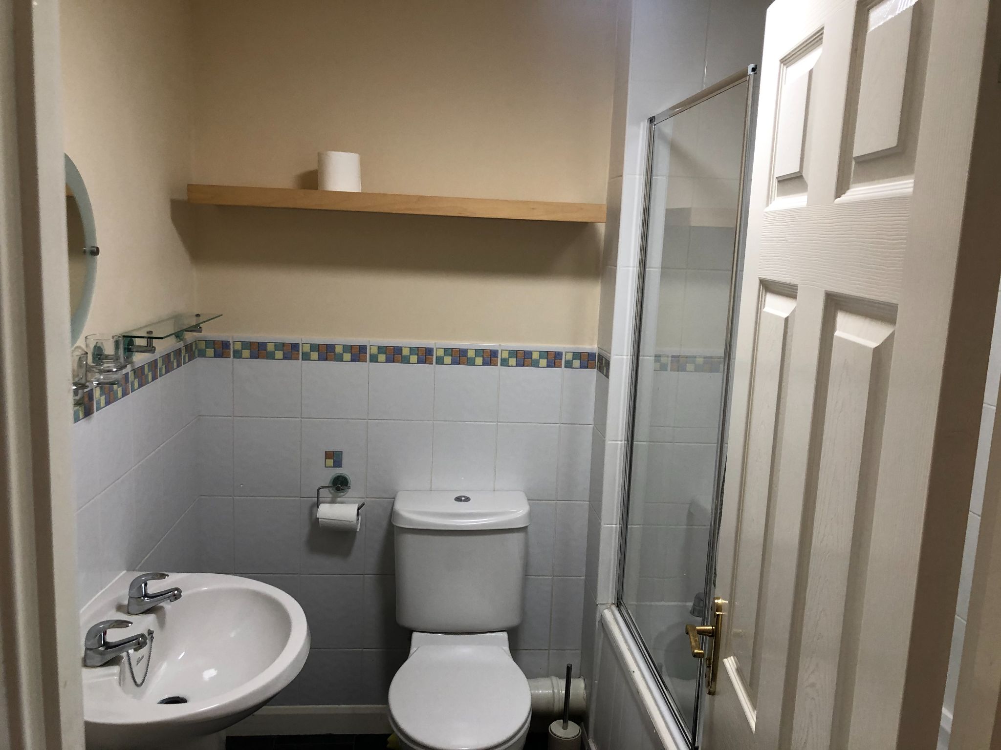 3 bedroom mid terraced house To Let in Rugby - Photograph 6.