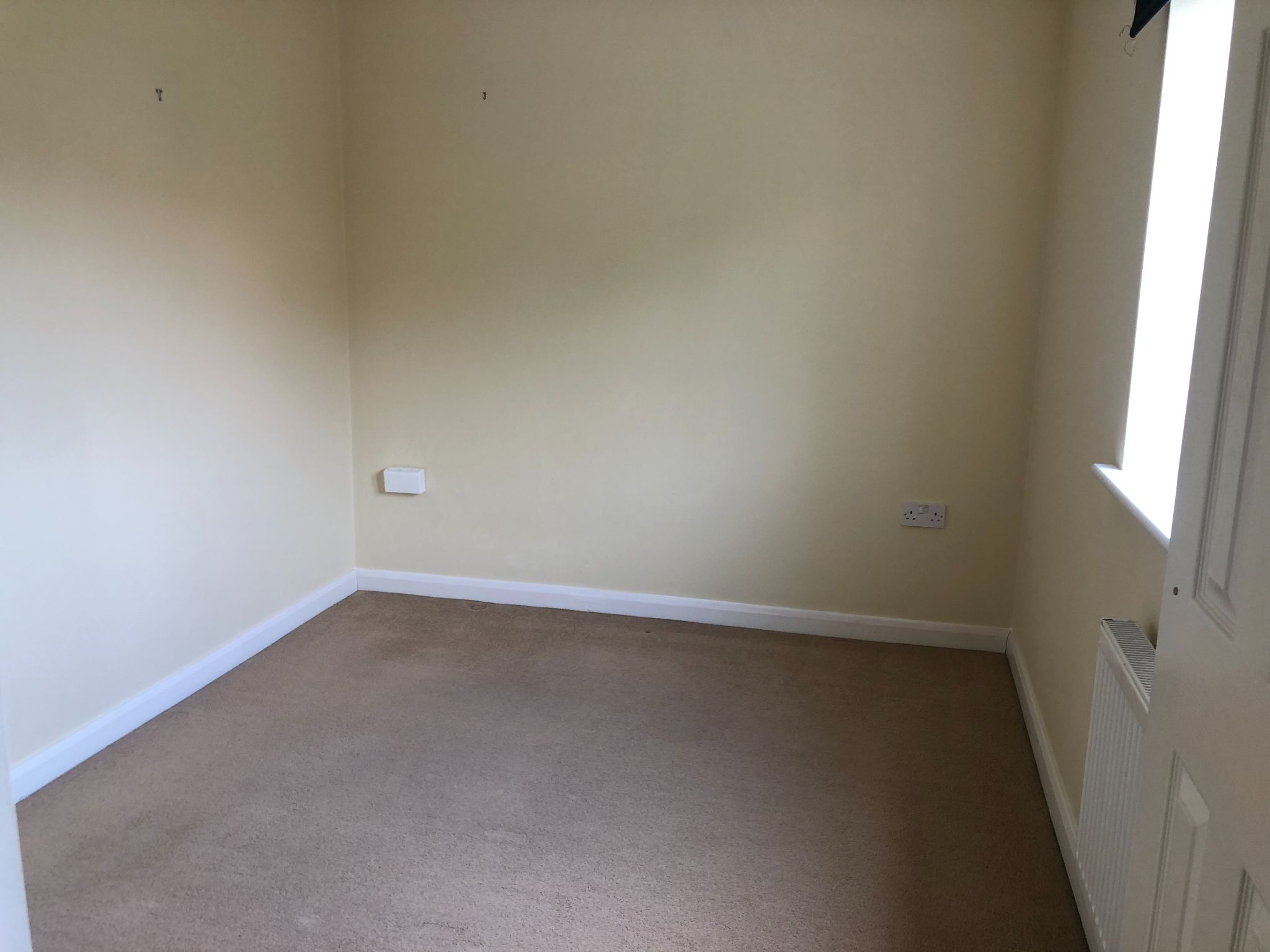3 bedroom mid terraced house To Let in Rugby - Photograph 8.
