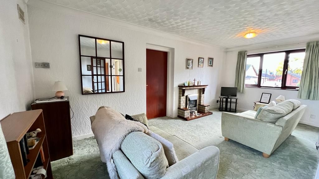 3 bedroom detached bungalow Sold in Coventry - Photograph 2.