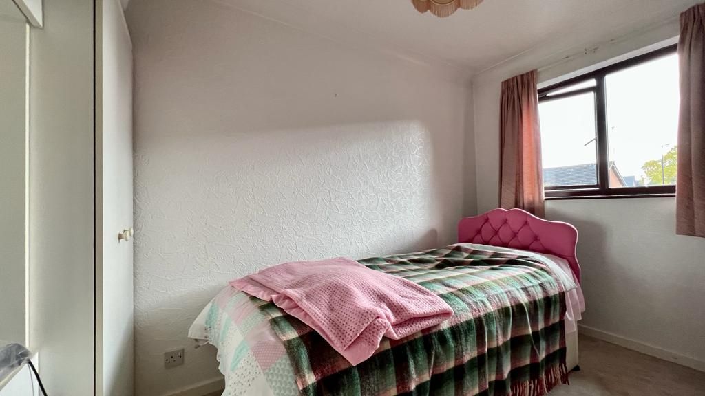 3 bedroom detached bungalow Sold in Coventry - Photograph 8.