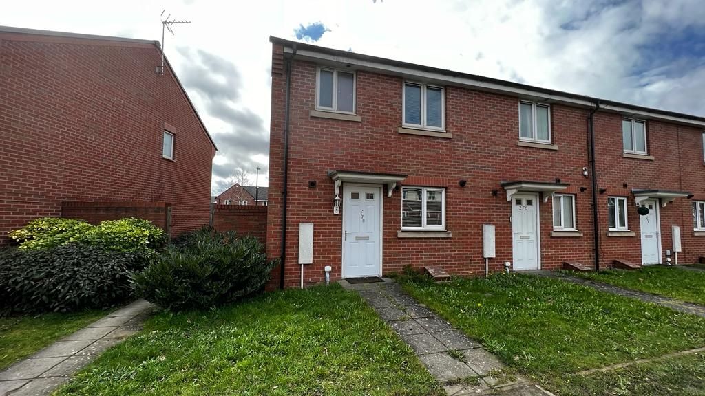 3 bedroom mid terraced house Let in Coventry - Photograph 1.