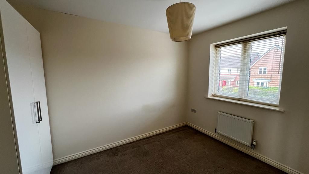 3 bedroom mid terraced house Let in Coventry - Photograph 10.