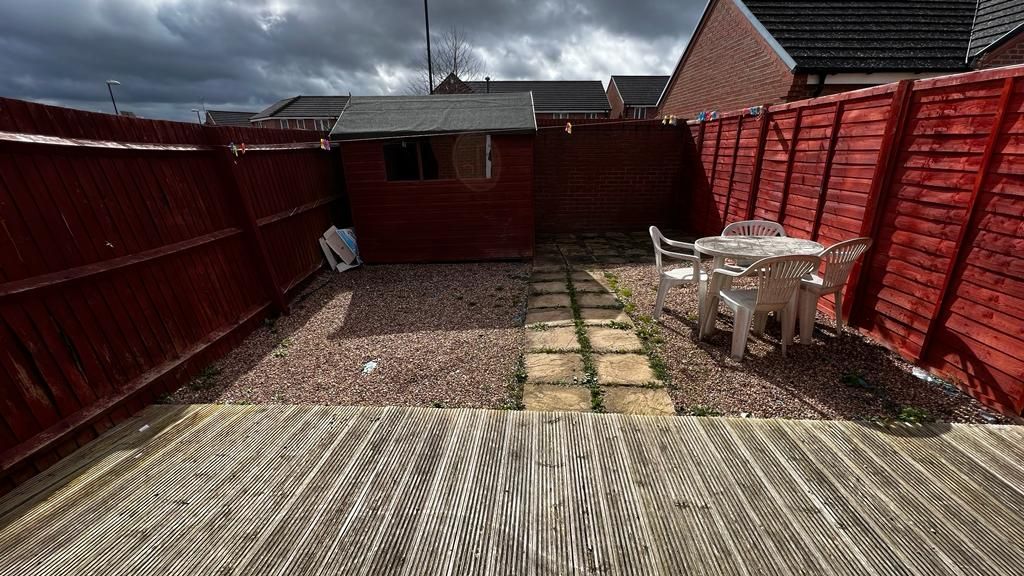 3 bedroom mid terraced house Let in Coventry - Photograph 11.