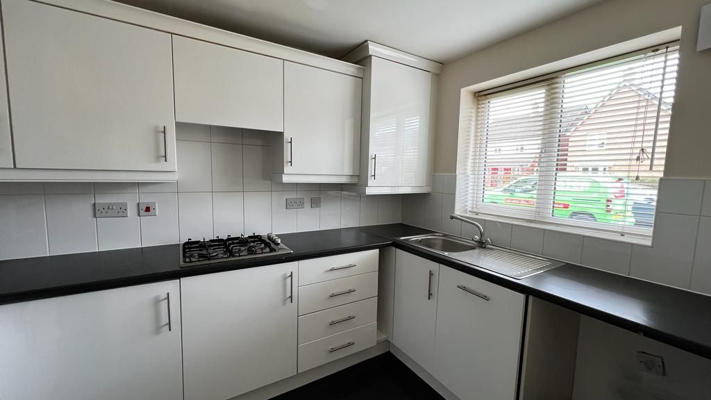 3 bedroom mid terraced house Let in Coventry - Photograph 6.