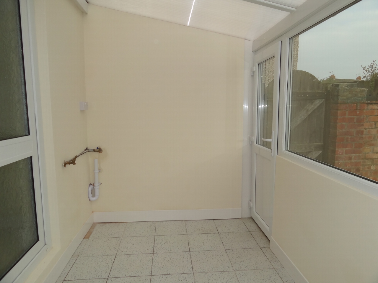 3 bedroom end terraced house Let in Coventry - Photograph 6.
