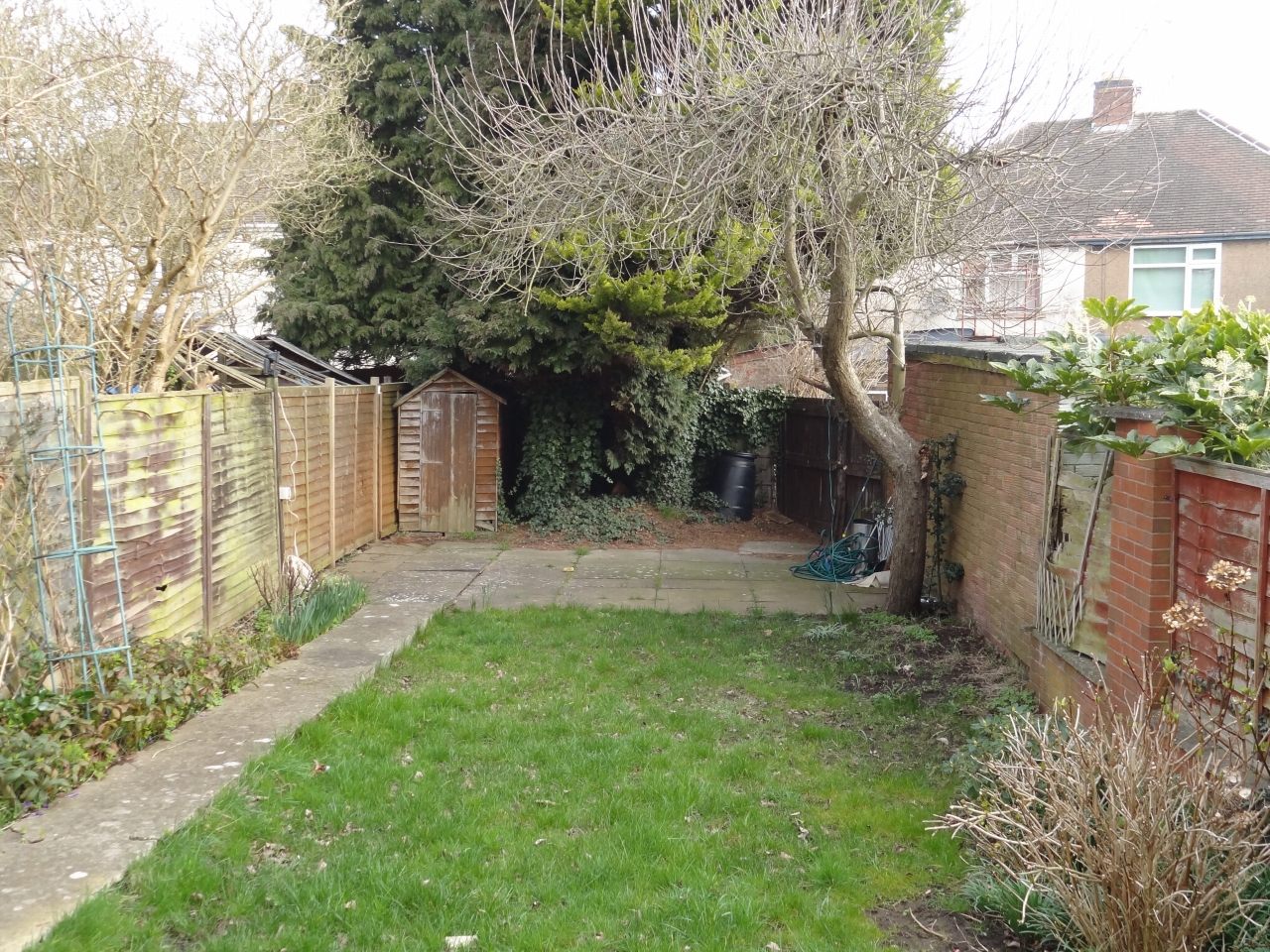 3 bedroom end terraced house Let in Coventry - Photograph 12.