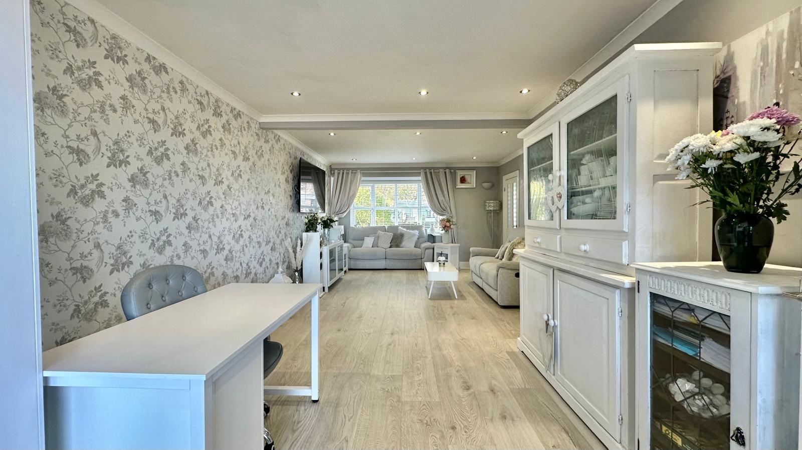 3 bedroom semi-detached house Sold in Coventry - Photograph 20.