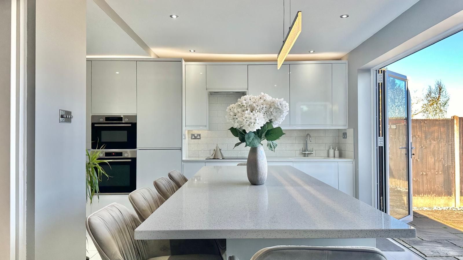 3 bedroom semi-detached house Sold in Coventry - Photograph 18.