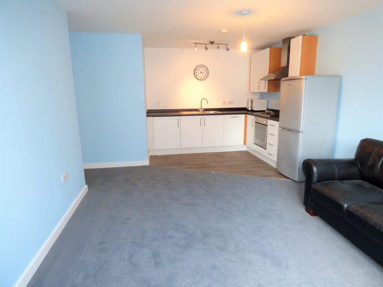 2 bedroom apartment flat/apartment For Sale in Coventry - Photograph 3.