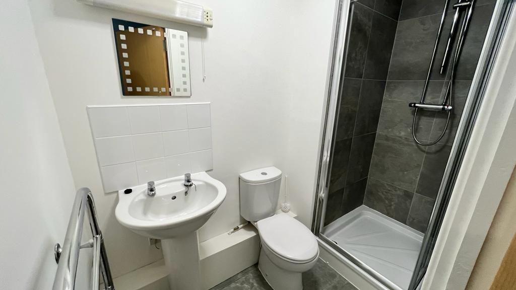 2 bedroom apartment flat/apartment For Sale in Coventry - Photograph 6.