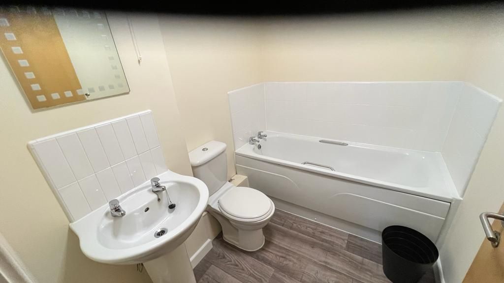 2 bedroom apartment flat/apartment For Sale in Coventry - Photograph 5.