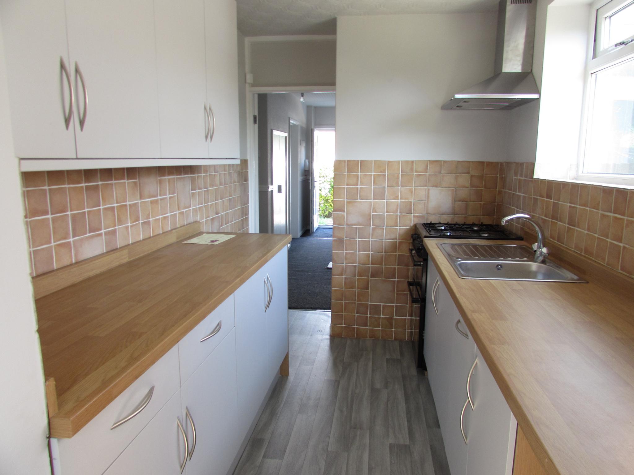 2 Bed Ground Floor Flat/apartment To Rent - Kitchen
