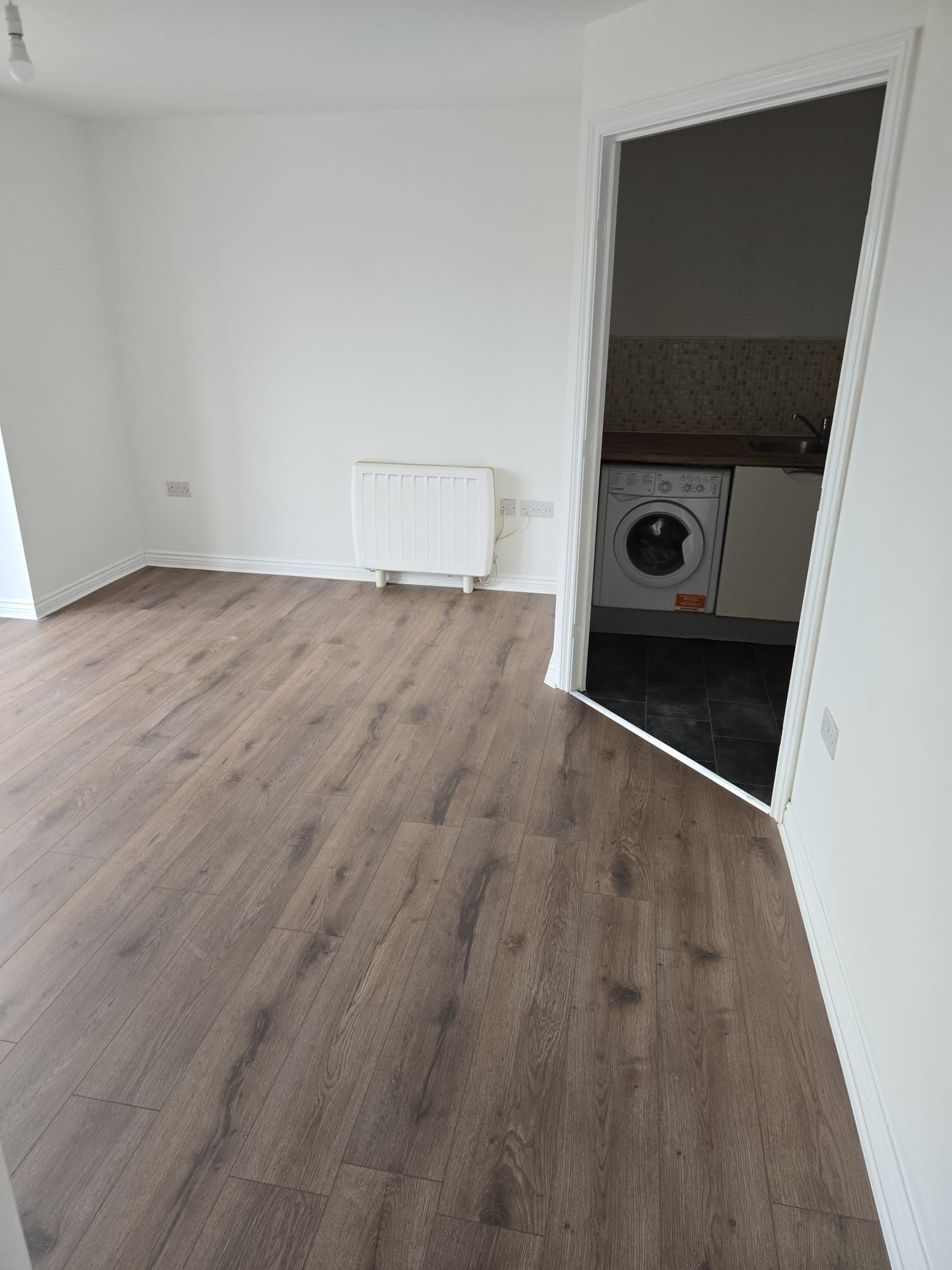 2 Bed Flat Flat/apartment To Rent - Photograph 2
