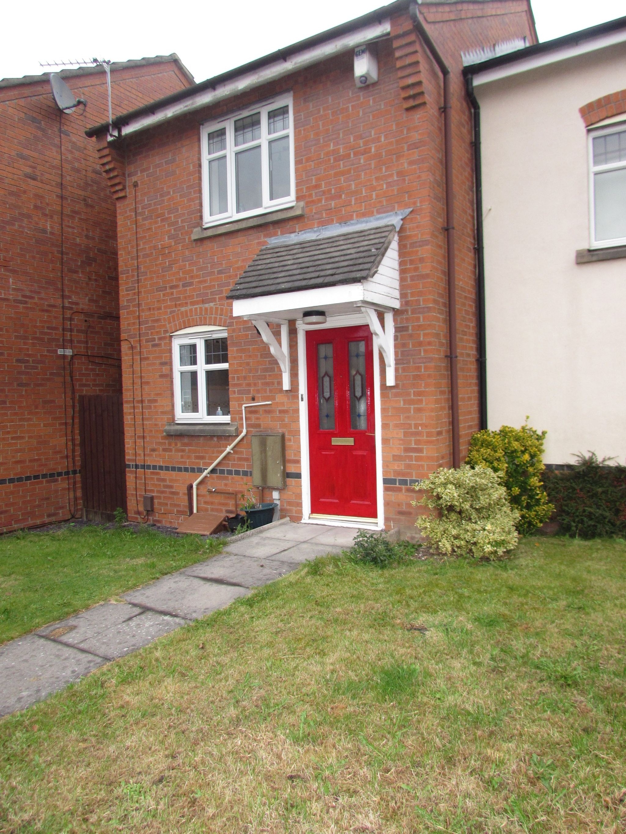2 Bed Mews House To Rent - Photograph 9