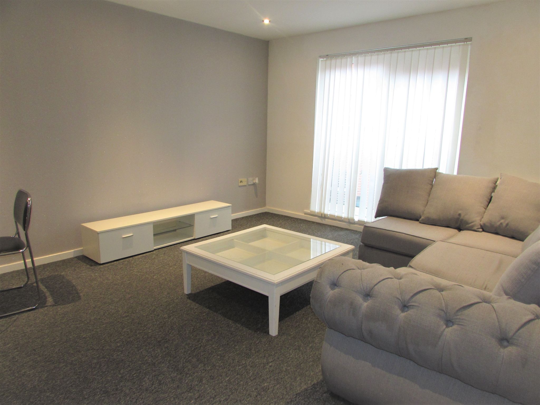 2 Bed Apartment Flat/apartment To Rent - Photograph 2
