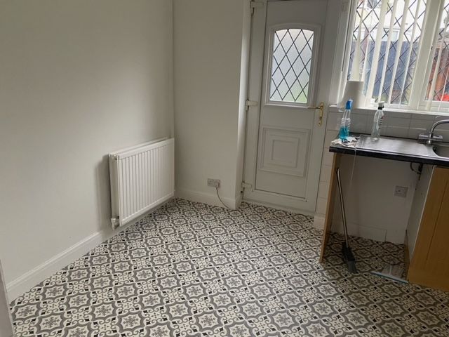 2 Bed Mid Terraced House To Rent - Photograph 3
