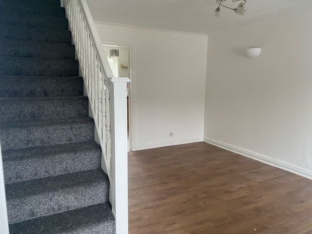 2 Bed Mid Terraced House To Rent - Photograph 2