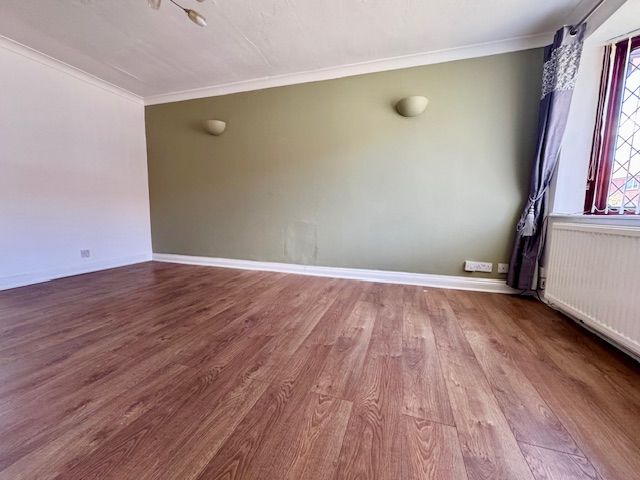 2 Bed Mid Terraced House To Rent - Photograph 2