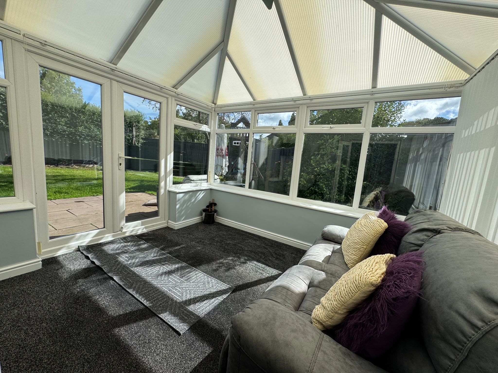 3 Bed Semi-detached House To Rent - Photograph 3