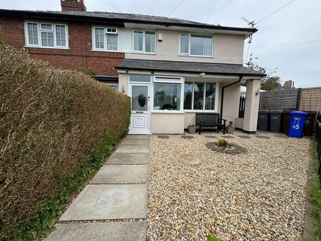 3 Bed Semi-detached House To Rent - Photograph 1