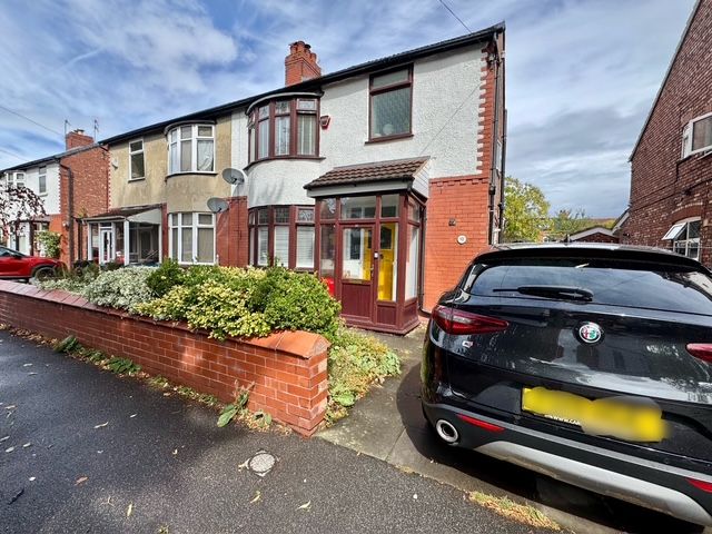 3 Bed Semi-detached House For Sale - Photograph 33