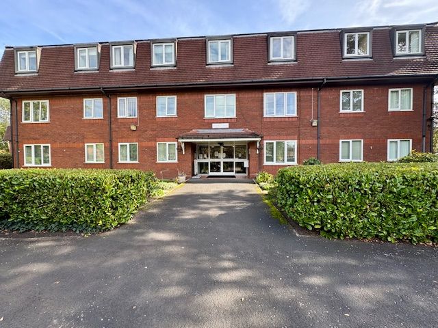 1 Bed Apartment Flat/apartment For Sale - Photograph 1