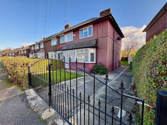 3 Bed End Terraced House For Sale - Photograph 1